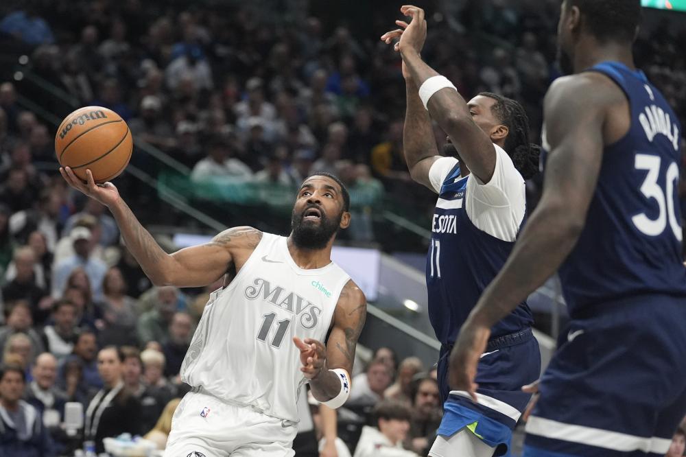 同时保持着 同时保持着