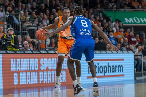 中国男足的 中国男足的